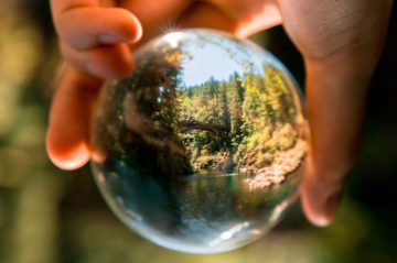 Refere-se a temas como Mudanças Climáticas, Capital Natural, Água e Estresse Hídrico, Resíduos e Energia.